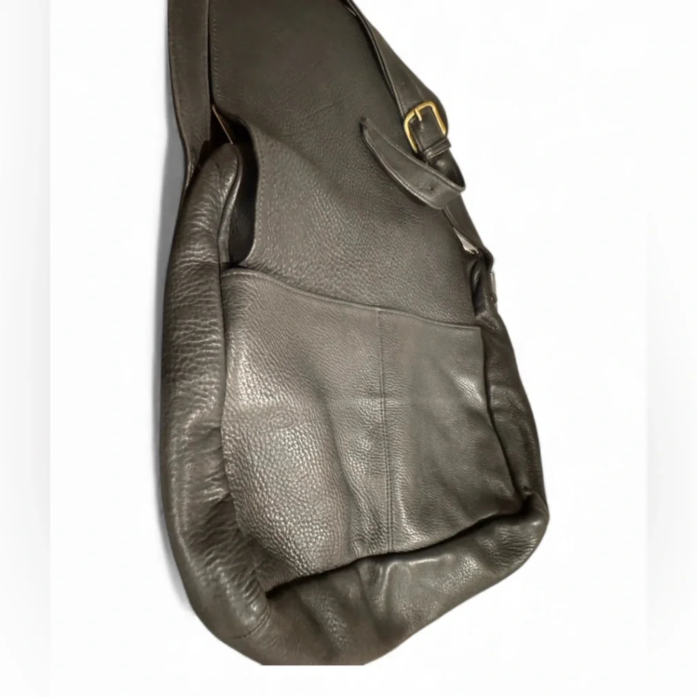 Elegant black pebble  Leather Messenger Bag